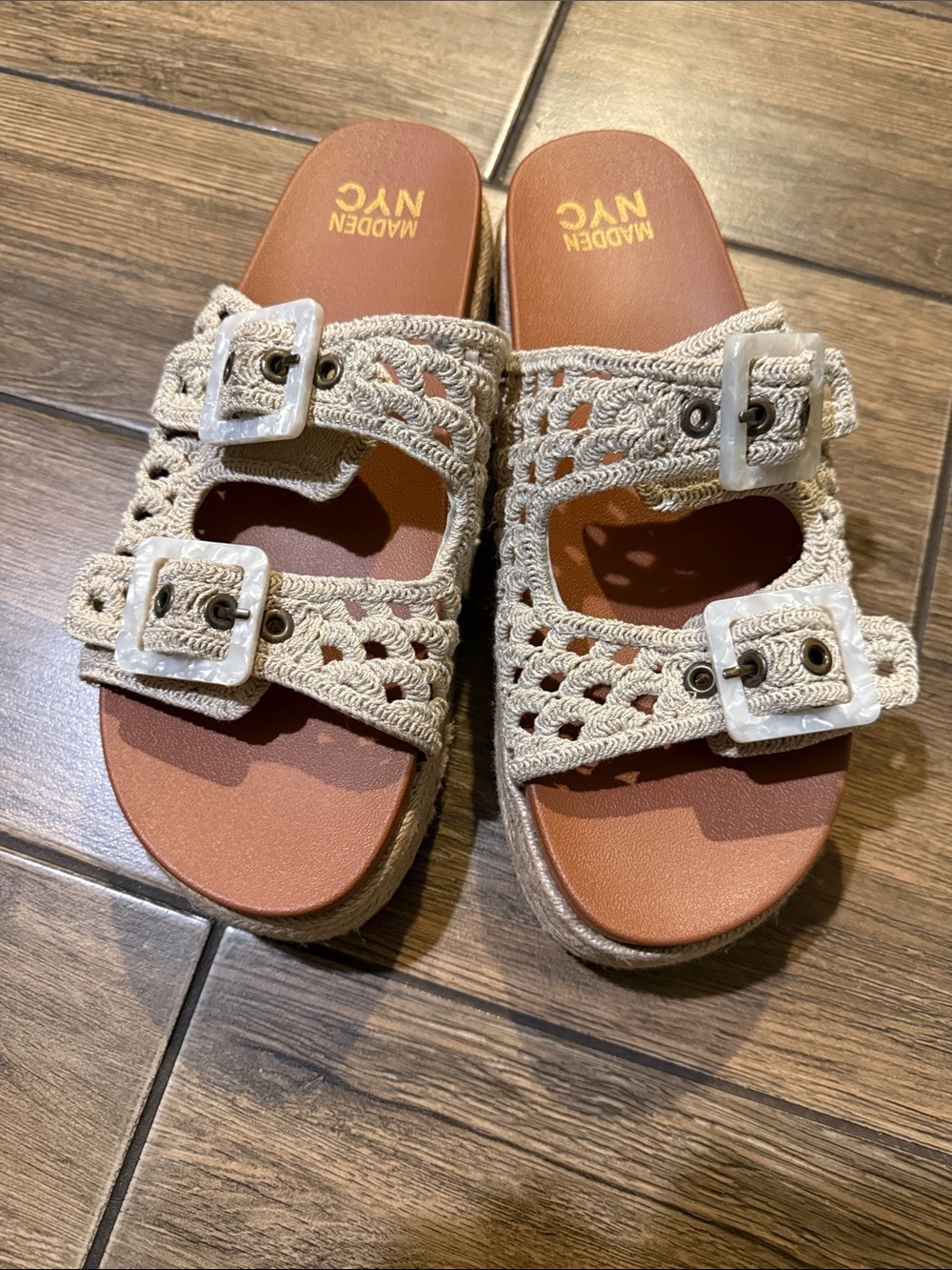 Madden NYC Women's Cream Crochet Double-Buckle Slide
Sandals 9